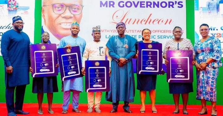 Sanwo – Olu Rewards Lagos Public Servants with Five Brand New Cars, N165. 5 M