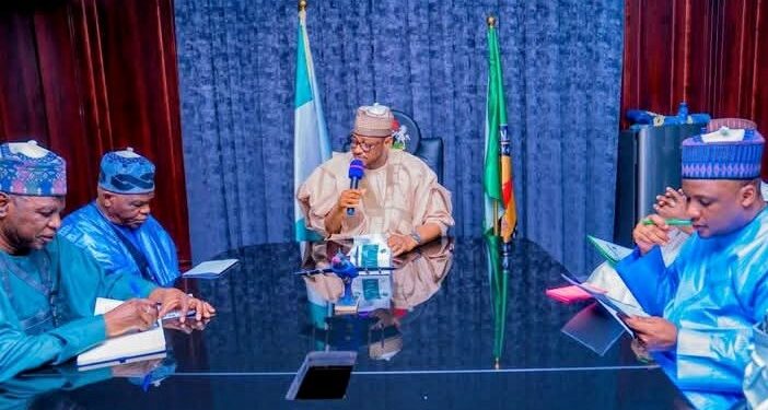 Governor Radda Approves 30 CNG Buses for Public Transport