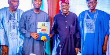 JUST IN: PRESIDENT TINUBU FORMALLY ENDORSED  APC CONSENSUS GOVERNORSHIP CANDIDATE OBAFEMI HAMZAT AT A MEETING WITH THE LAGOS GOVERNANCE ADVISORY COUNCIL, LED BY THE PRINCE TAJUDEEN OLUSI AND GOVERNOR BABAJIDE SANWO – OLU